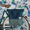Urban Proof Bicycle Shopper in PET riciclato 20 litri Blu Anteprima dell’immagine prodotto 4