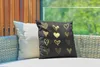 MuchoWow® Outdoor Kissen - Gold gezeichnete Herzen auf Produktbild-Vorschau 3