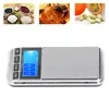 A digital scale is shown with images of ingredients and pills above it. Voir les images du produit