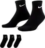 A pair of black Nike ankle socks are shown from the front, with three more pairs of black Nike ankle socks arranged below them. Anteprima dell’immagine prodotto