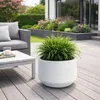 Fioriera elegante con superficie liscia e base conica Anteprima dell’immagine prodotto 1