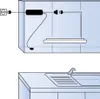 Illustration showing an under-cabinet light fixture connected to a power source and a sink. Produktbild-Vorschau