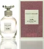 A bottle of Coach Dreams Eau de Parfum and its packaging are displayed side-by-side against a white background. Voir les images du produit