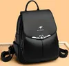 Camerazar Élégant sac à dos urbain en  noir pour femme avec Voir les images du produit 16
