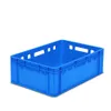 A blue plastic crate is shown in a studio setting against a white background. Voir les images du produit
