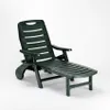 A dark green plastic sun lounger is shown against a white background. Anteprima dell’immagine prodotto