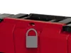 A close-up view of the top of a red tool case with a gray padlock icon superimposed on it. Anteprima dell’immagine prodotto