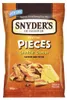 Snyders Cheddar Cheese Pretzel Pieces 110g Podgląd zdjęcia produktu 2