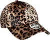 A New Era women's baseball cap with a leopard print velour fabric and the New York Yankees logo. Anteprima dell’immagine prodotto