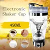 A promotional image for an electronic shaker cup, featuring the product in action and smaller inset images of ingredients and finished drinks. Produktbild-Vorschau