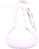 A close-up, front-facing view of a white sneaker. Produktbild-Vorschau