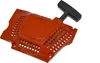 An orange chainsaw starter pull with a black handle against a white background. Produktbild-Vorschau