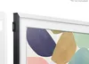 Close-up of the corner of a white frame for a TV, with a black side piece and a Samsung logo. Anteprima dell’immagine prodotto