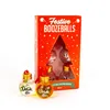 A set of six fillable Christmas baubles shaped like light bulbs, presented in a festive red box. Two baubles are shown in the foreground, one filled with clear liquid and greenery, the other with amber liquid. The box has a Christmas tree-shaped cutout rev Anteprima dell’immagine prodotto
