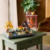 LEGO Icons Herbstlicher Landhausgarten - umgestaltbare Produktbild-Vorschau 2