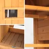 Collage of close-up shots of a wooden chicken coop, showing ventilation, interior shelving, and a latch. Anteprima dell’immagine prodotto