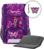 A purple backpack with a floral pattern, featuring a butterfly design and accessories, is displayed with a separate grey mat. Voir les images du produit