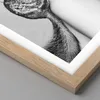 Gerahmtes Poster - Rahmen in heller Eiche - Chinchilla Frau Produktbild-Vorschau 2