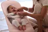BABYBJÖRN Babywippe Balance Soft - Woven Hellrosa grau mit Produktbild-Vorschau 5