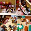 LEGO Icons Eckhaus im Tudorstil, Miniatur Haus Set für Produktbild-Vorschau 5