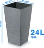A tall, square, gray planter with a textured surface, shown with dimensions and volume indicated by text overlays. Voir les images du produit