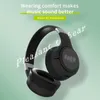 A pair of black headphones is shown against a light green background with text overlays. Produktbild-Vorschau