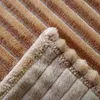 Coperta marrone a righe in rilievo 200x220 cm a scacchiera Anteprima dell’immagine prodotto 5