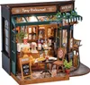 A miniature model of a bistro bar and restaurant. Voir les images du produit