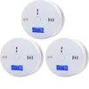 Three white carbon monoxide detectors are arranged in a triangular formation against a white background. Produktbild-Vorschau