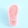 Unteransicht einer durchsichtigen pinken Jelly-Slipper mit strukturierter Sohle und Größenangaben Náhled obrázku produktu