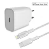 A white USB-C power adapter and a white Lightning to USB-C cable are shown on a white background. Anteprima dell’immagine prodotto