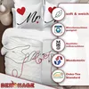 A close-up view of bedding with illustrative graphics and text highlighting product features. Produktbild-Vorschau