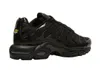 A studio shot of a single black Nike Air Max Plus sneaker. Produktbild-Vorschau