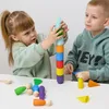 Giocattolo montessoriano in legno "Bambolina con tappo in Anteprima dell’immagine prodotto 8