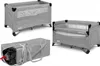 A collage of images showing a grey travel cot in different configurations: set up, partially set up, and packed in its carrying bag. Anteprima dell’immagine prodotto