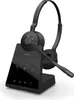 A black Jabra Engage 65 SE Stereo headset with a charging base. Voir les images du produit