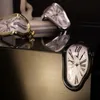 Beständigkeit der Erinnerung – abstrakte schmelzende Uhr, Produktbild-Vorschau 2
