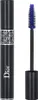 A black mascara tube with a blue mascara wand extended. Produktbild-Vorschau