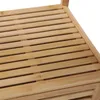 Close-up of a slatted bamboo shelf. Voir les images du produit