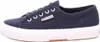 A side view of a navy blue Superga sneaker with a white sole. Produktbild-Vorschau