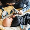 WHISBEAR Anhänger für Kinderwagen spielender Hase für Produktbild-Vorschau 9