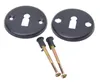 Two black circular escutcheons with keyhole cutouts and two screws with black plastic anchors are arranged on a white background. Anteprima dell’immagine prodotto