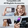 Collage of images showing a phone case with MagSafe accessories, including a wallet and a car mount. Anteprima dell’immagine prodotto