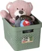 A pink teddy bear and a stuffed animal are placed in a green perforated storage basket. Anteprima dell’immagine prodotto