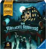 A board game box cover depicting a spooky mansion at night with people gathered outside. Produktbild-Vorschau