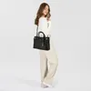 Elegante Schwarze Handtasche mit Vielseitigen Produktbild-Vorschau 8