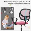 A young girl is drawing while sitting on the floor, with a pink office chair prominently displayed next to her. The image also includes graphics illustrating ergonomic posture. Produktbild-Vorschau