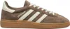 A single Adidas Handball Spezial sneaker shown from the side. Voir les images du produit