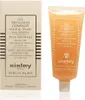 A product shot of a Sisley facial gel and its packaging. Produktbild-Vorschau