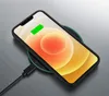 A smartphone is wirelessly charging on a charging pad. Produktbild-Vorschau